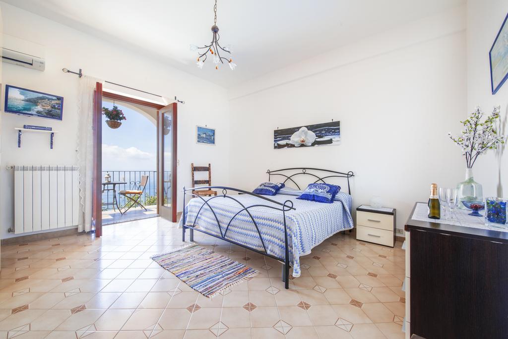 L'Uliveto Bed & Breakfast Positano Bagian luar foto